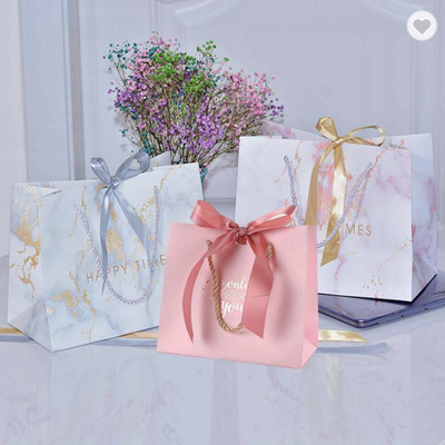 Bom preço. CMYK Pequena cinta de casamento alça Bolsas de presente Obrigado Bolsa de papel 300gm on-line