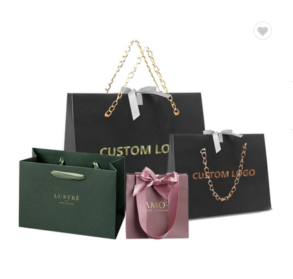 Bom preço. Logotipo personalizado Impresso Embalagem de sacos de papel PMS desenhados para compras no varejo on-line